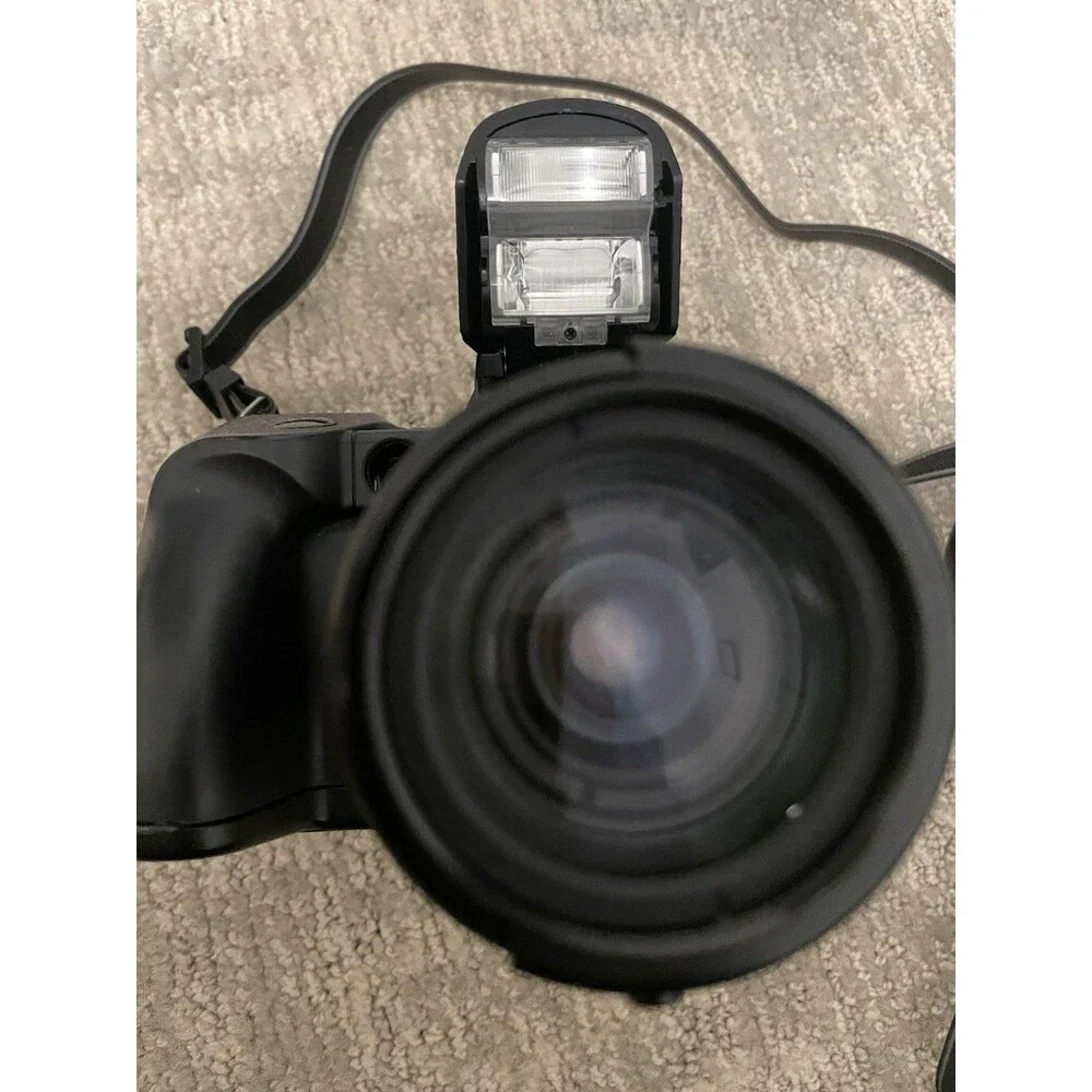 Olympus IS-3 DLX Quartzdate 35mm Film Camera Autofocus Flash Date Black